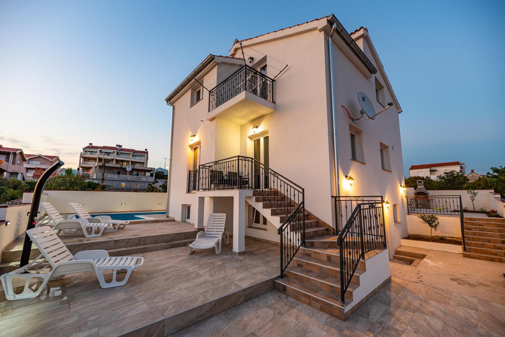 Olive Bridge Villa 马斯莱尼察 外观 照片