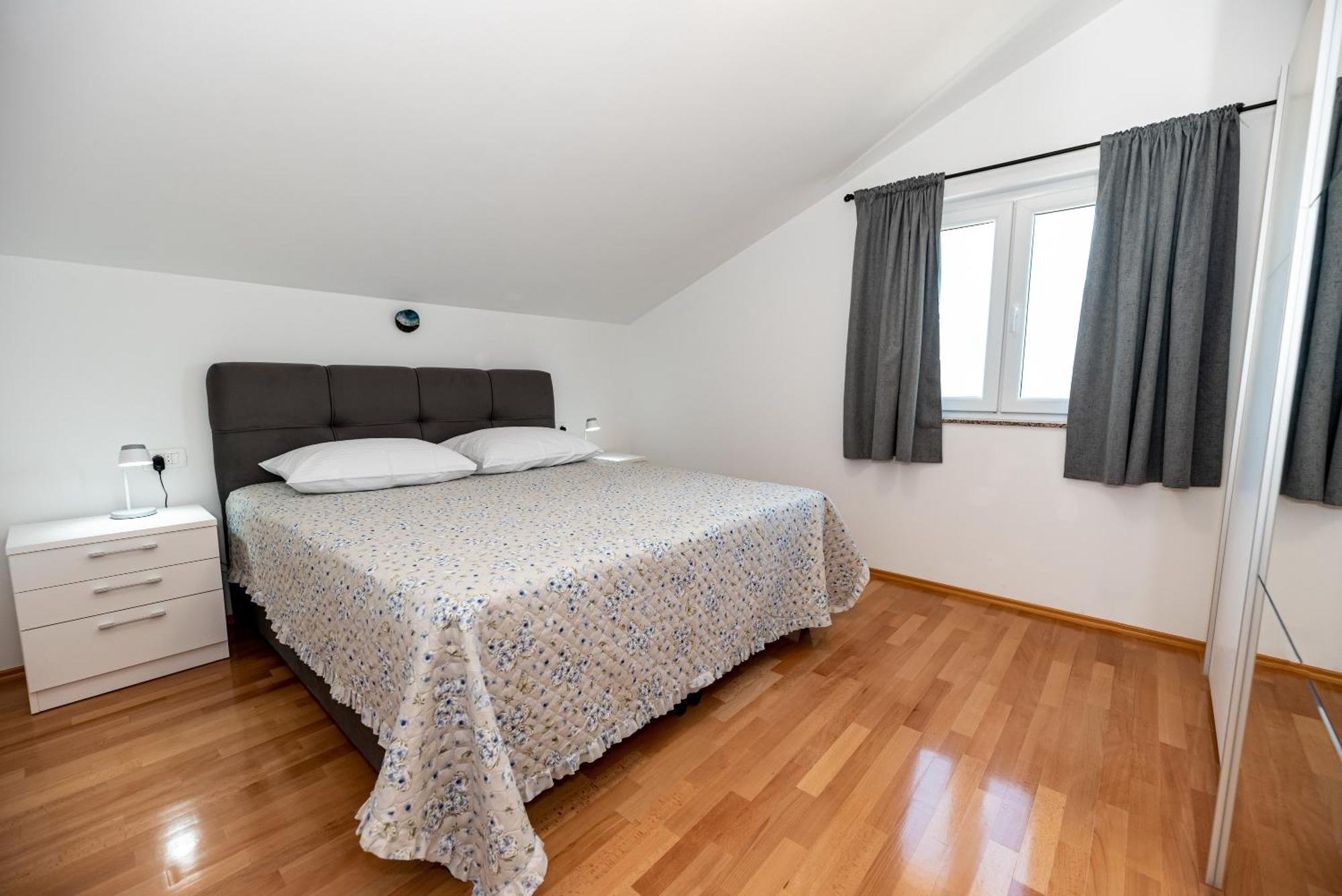 Olive Bridge Villa 马斯莱尼察 外观 照片