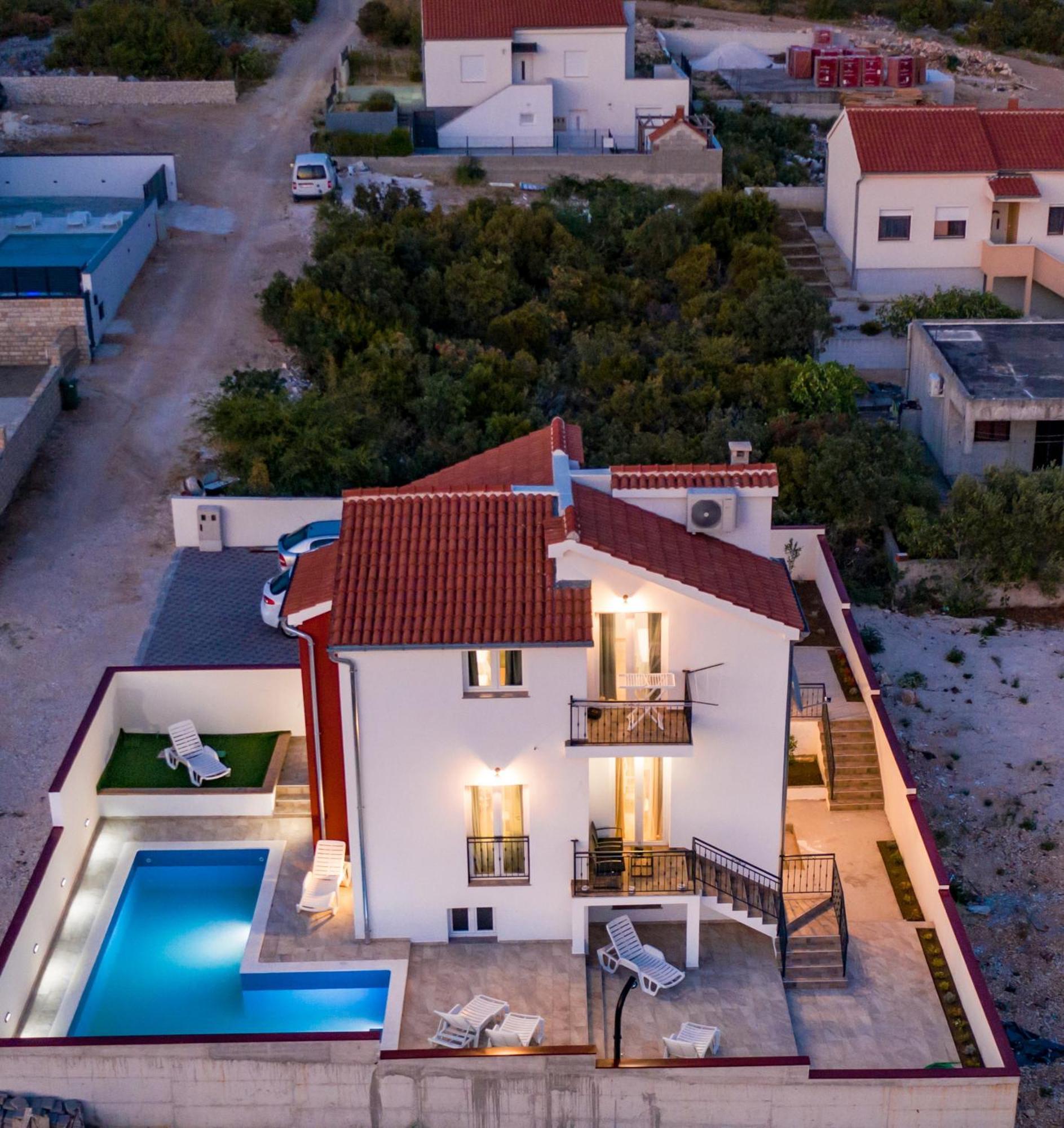 Olive Bridge Villa 马斯莱尼察 外观 照片